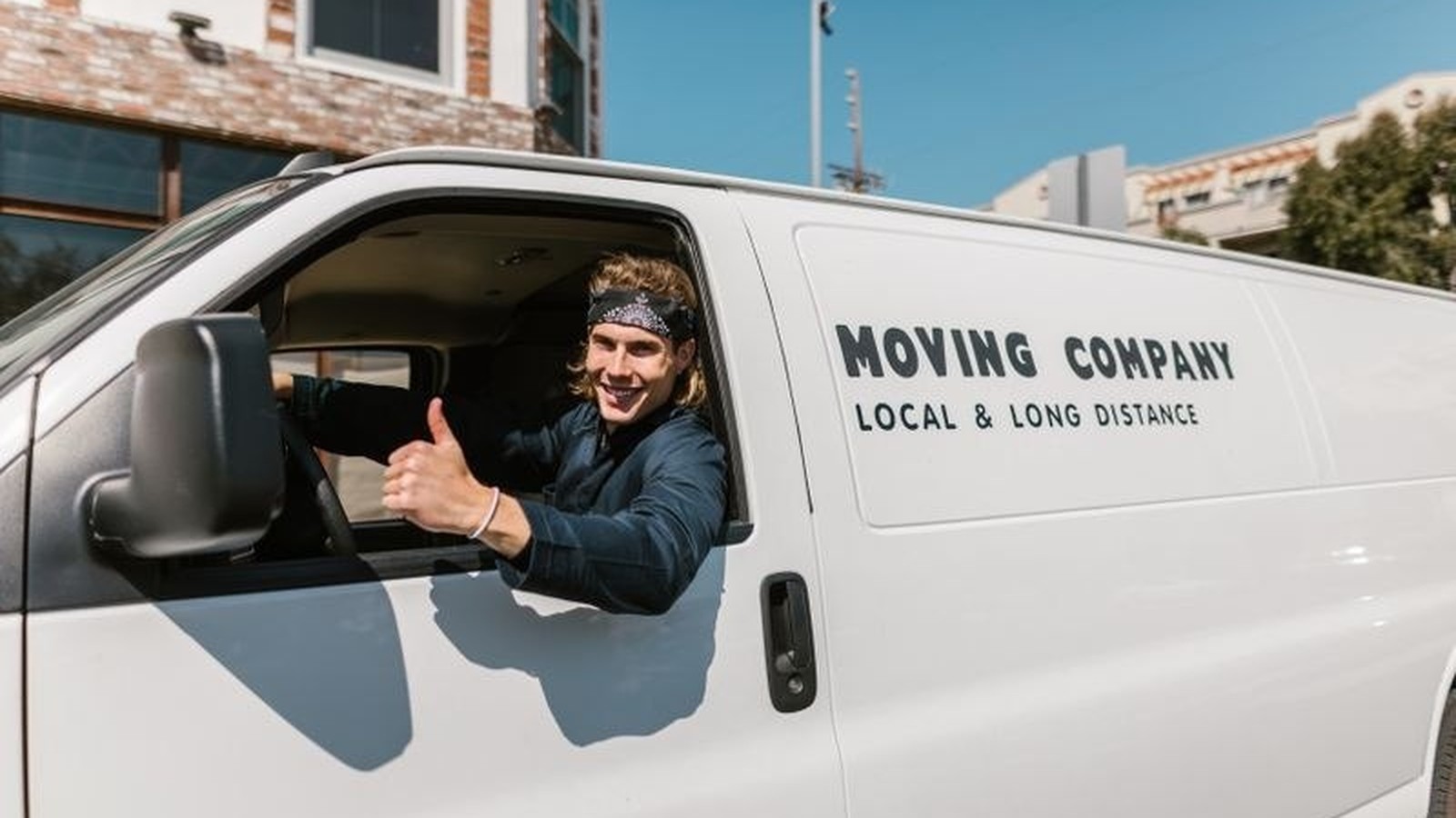 Snap Movers moving truck and crew